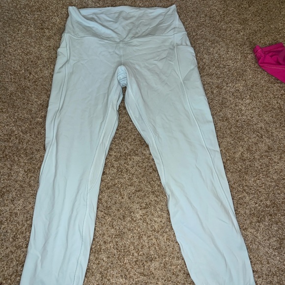 lululemon Align™ High-Rise
Pant with Pockets 25" powder blue - Picture 4 of 6